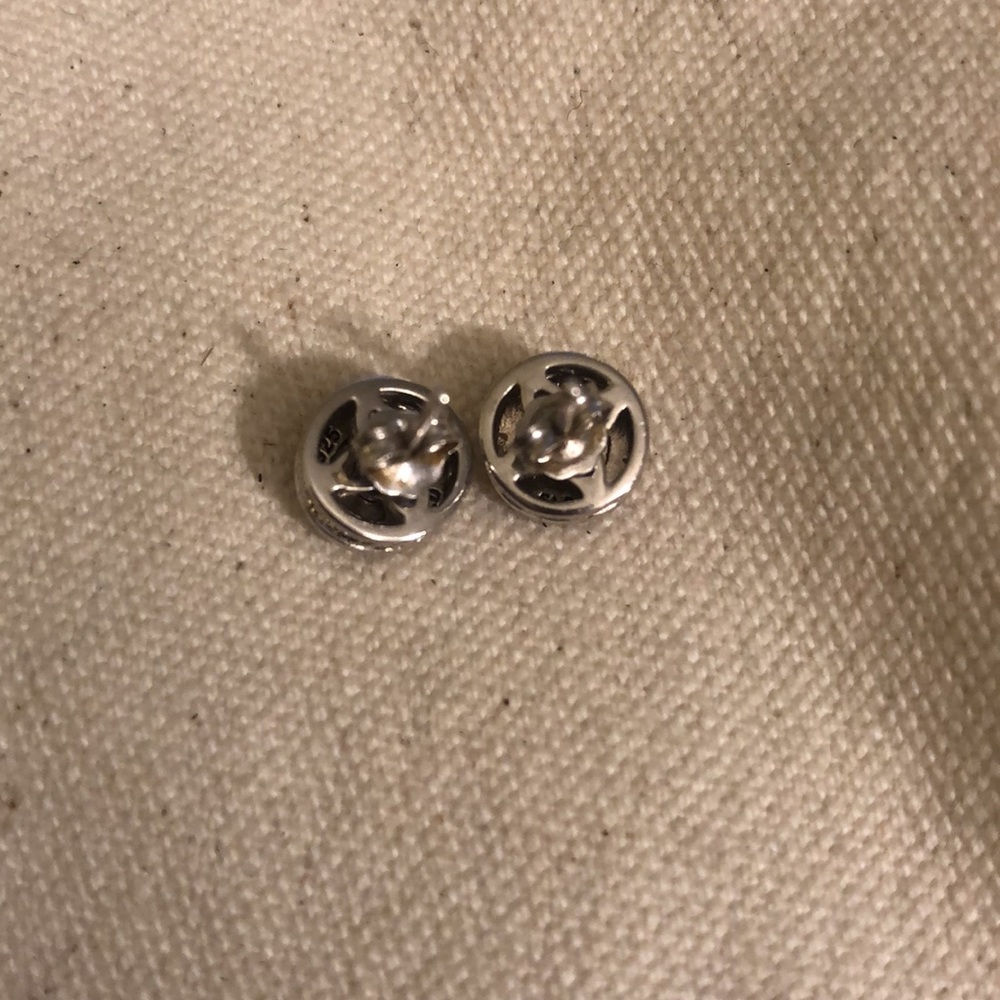 💎 1/10 ct. t.w. Double Halo Diamond Earrings Set in Sterling Silver - Picture 7 of 14